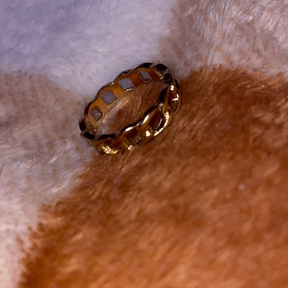 Rings - Picture 4 of 10